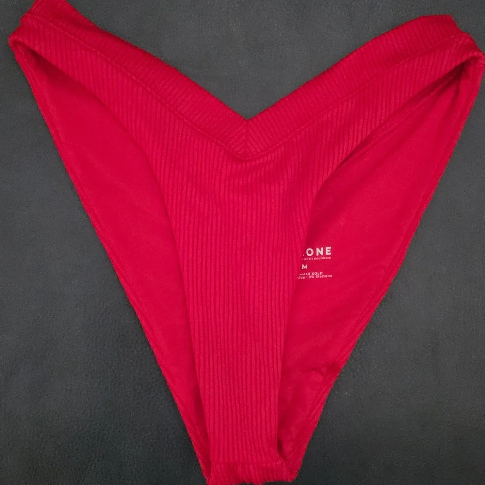 Oneone Bold Red Bikini Set  ***Please Note***              (M Bottoms) (Lg Top) - Picture 8 of 11